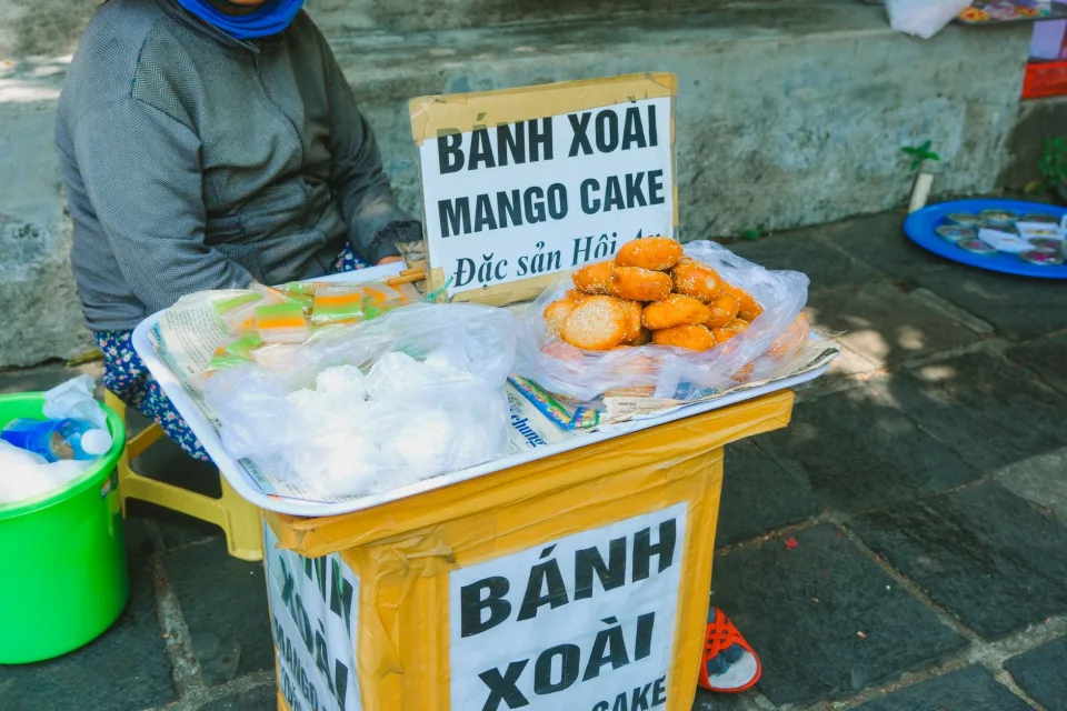 Bàn nướng đông khách tại Lưu Ký Mì Gia